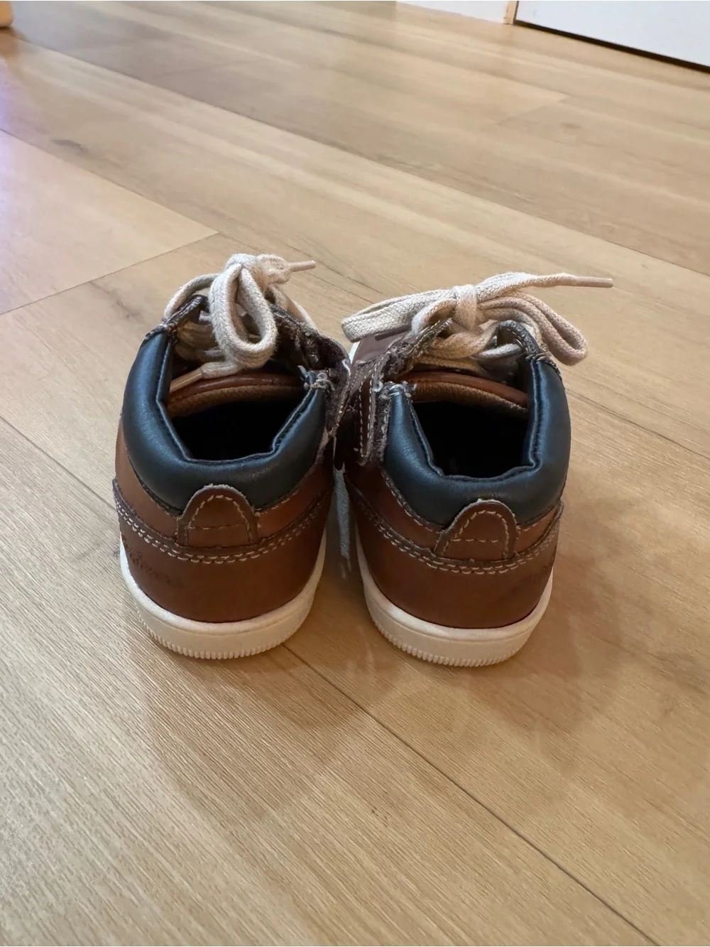 Eddie Bauer Brown Toddler High-Top Casual Sneakers, size 7 Toddler